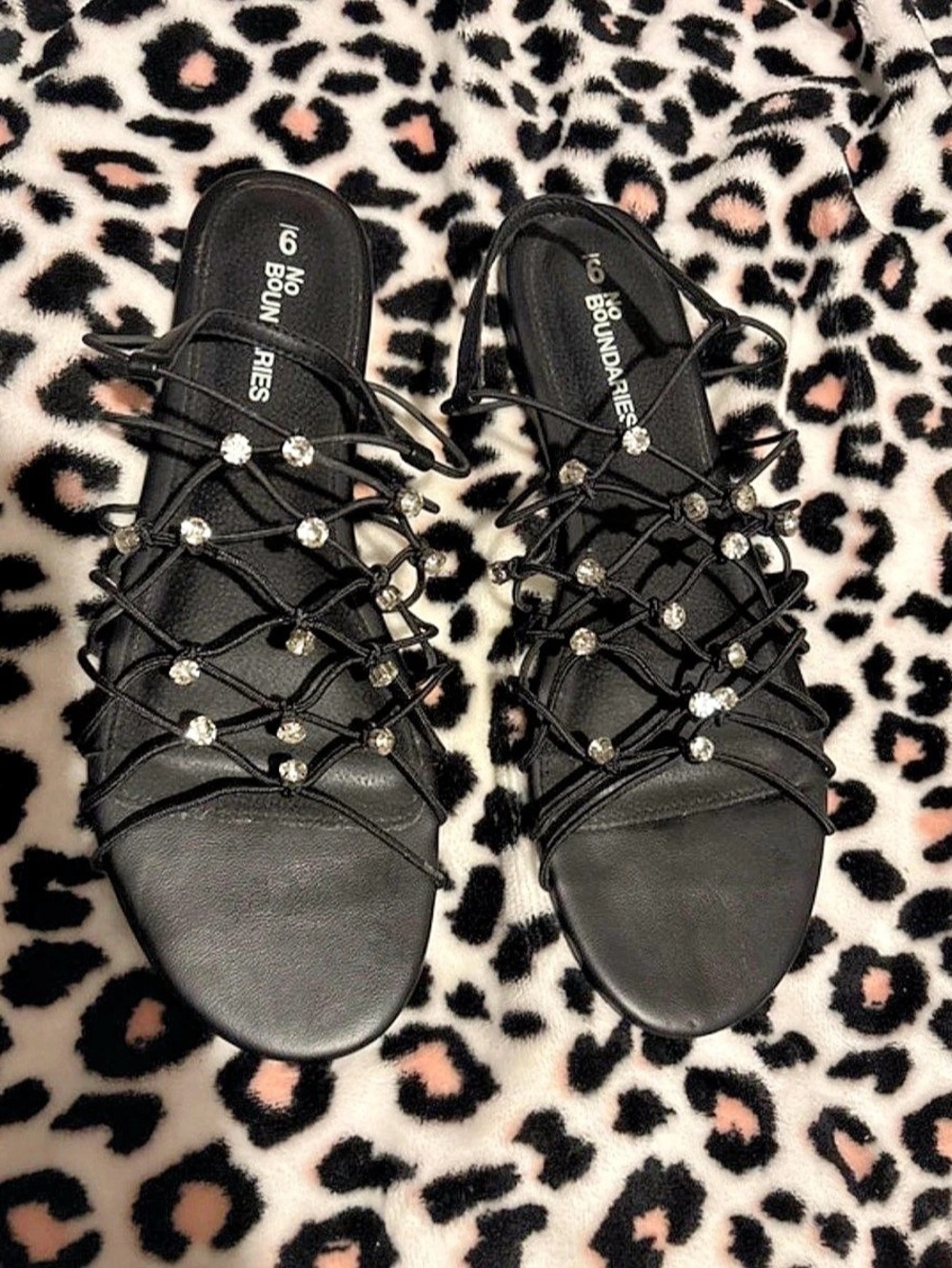 BOUNDARIES Embellished Strappy Sandals Black US 6 Like New